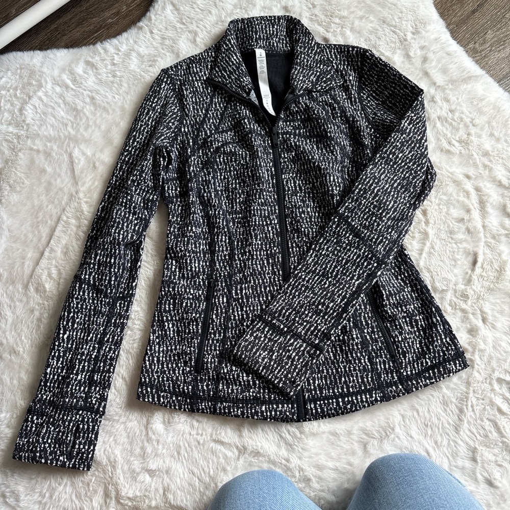 Lululemon Athletica Black and White Patterned Jacket